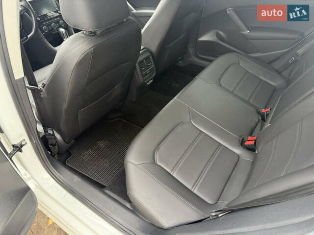 Белый Фольксваген Пассат, объемом двигателя 2 л и пробегом 42 тыс. км за 16700 $, фото 8 на Automoto.ua