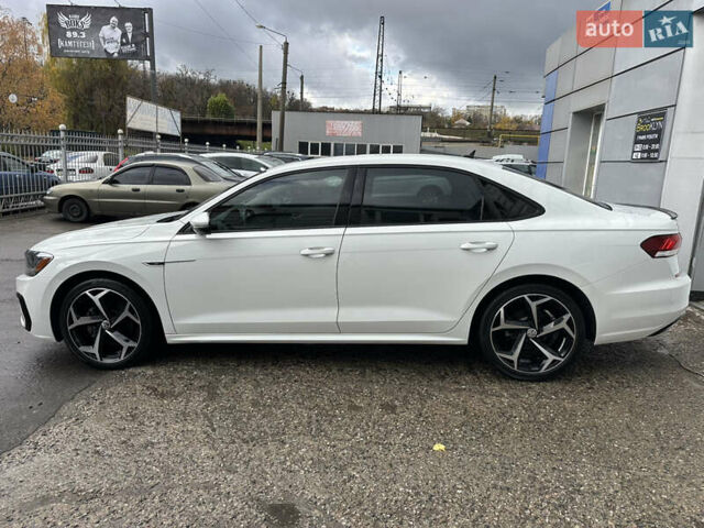 Белый Фольксваген Пассат, объемом двигателя 2 л и пробегом 51 тыс. км за 23750 $, фото 1 на Automoto.ua