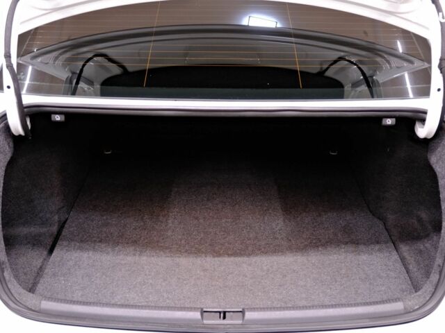 Білий Фольксваген Пассат, об'ємом двигуна 2 л та пробігом 165 тис. км за 16900 $, фото 8 на Automoto.ua