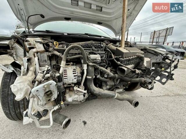 Белый Фольксваген Пассат, объемом двигателя 2 л и пробегом 123 тыс. км за 7600 $, фото 25 на Automoto.ua