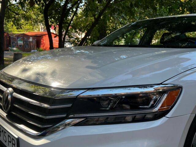 Белый Фольксваген Пассат, объемом двигателя 2 л и пробегом 99 тыс. км за 14500 $, фото 1 на Automoto.ua