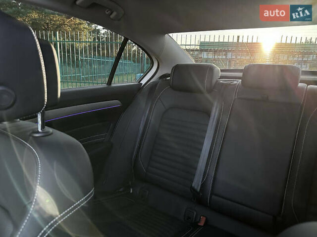 Белый Фольксваген Пассат, объемом двигателя 2 л и пробегом 54 тыс. км за 32000 $, фото 6 на Automoto.ua