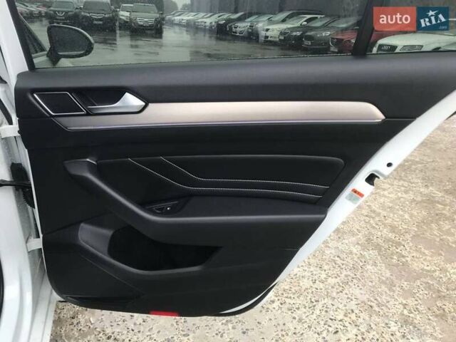 Белый Фольксваген Пассат, объемом двигателя 2 л и пробегом 55 тыс. км за 30990 $, фото 13 на Automoto.ua