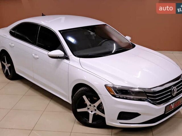 Білий Фольксваген Пассат, об'ємом двигуна 2 л та пробігом 165 тис. км за 16900 $, фото 5 на Automoto.ua