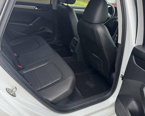 Білий Фольксваген Пассат, об'ємом двигуна 1.98 л та пробігом 120 тис. км за 18800 $, фото 13 на Automoto.ua