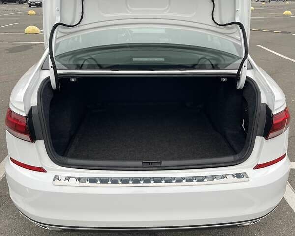 Белый Фольксваген Пассат, объемом двигателя 1.98 л и пробегом 82 тыс. км за 21000 $, фото 16 на Automoto.ua