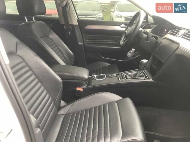 Белый Фольксваген Пассат, объемом двигателя 2 л и пробегом 55 тыс. км за 30990 $, фото 12 на Automoto.ua