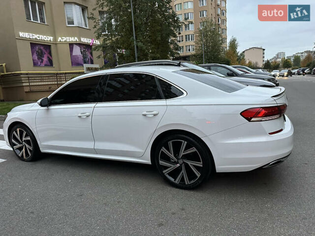 Белый Фольксваген Пассат, объемом двигателя 2 л и пробегом 65 тыс. км за 20850 $, фото 26 на Automoto.ua