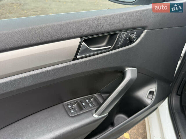 Белый Фольксваген Пассат, объемом двигателя 2 л и пробегом 42 тыс. км за 16700 $, фото 12 на Automoto.ua