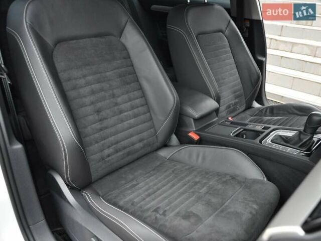 Белый Фольксваген Пассат, объемом двигателя 1.97 л и пробегом 78 тыс. км за 27000 $, фото 23 на Automoto.ua