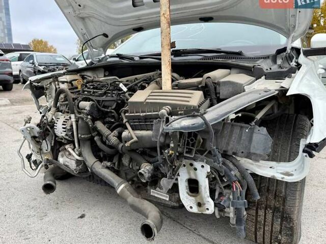 Белый Фольксваген Пассат, объемом двигателя 2 л и пробегом 123 тыс. км за 7600 $, фото 20 на Automoto.ua