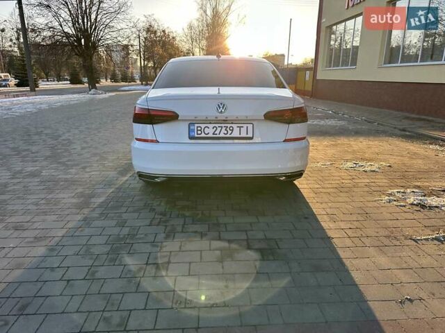 Белый Фольксваген Пассат, объемом двигателя 2 л и пробегом 142 тыс. км за 17700 $, фото 4 на Automoto.ua