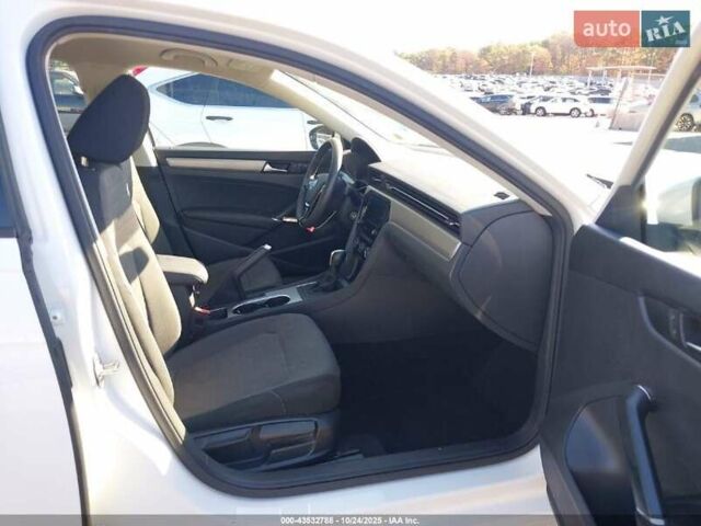 Белый Фольксваген Пассат, объемом двигателя 2 л и пробегом 42 тыс. км за 11355 $, фото 8 на Automoto.ua