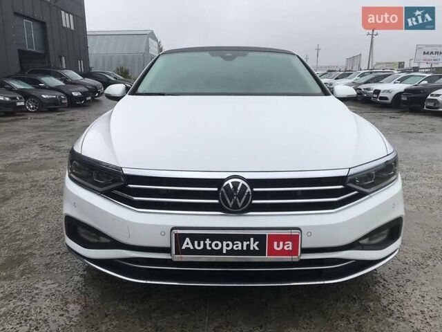 Белый Фольксваген Пассат, объемом двигателя 2 л и пробегом 55 тыс. км за 30990 $, фото 1 на Automoto.ua