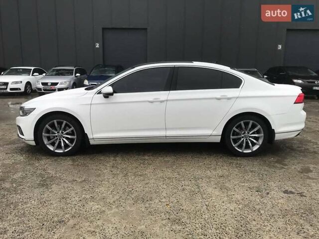 Белый Фольксваген Пассат, объемом двигателя 2 л и пробегом 55 тыс. км за 30990 $, фото 24 на Automoto.ua