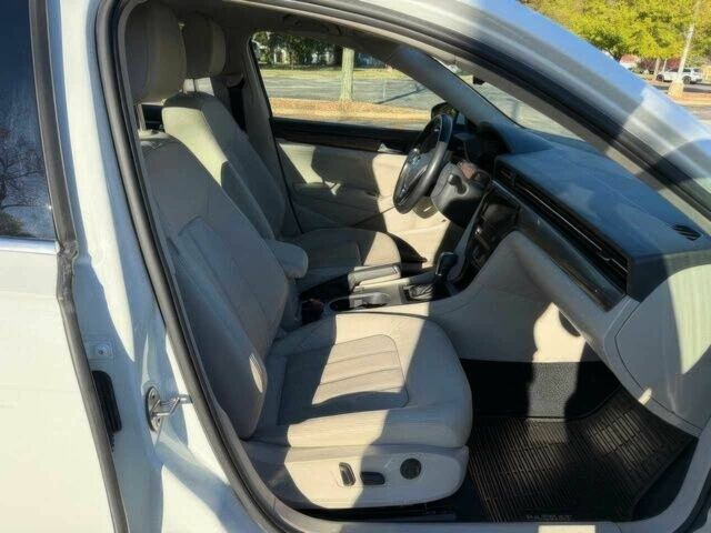 Білий Фольксваген Пассат, об'ємом двигуна 2 л та пробігом 31 тис. км за 4300 $, фото 7 на Automoto.ua