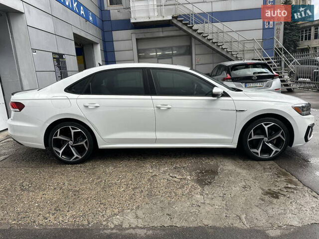 Белый Фольксваген Пассат, объемом двигателя 2 л и пробегом 51 тыс. км за 23750 $, фото 5 на Automoto.ua