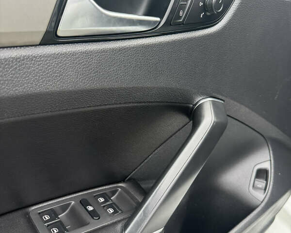 Білий Фольксваген Пассат, об'ємом двигуна 1.98 л та пробігом 120 тис. км за 18800 $, фото 10 на Automoto.ua