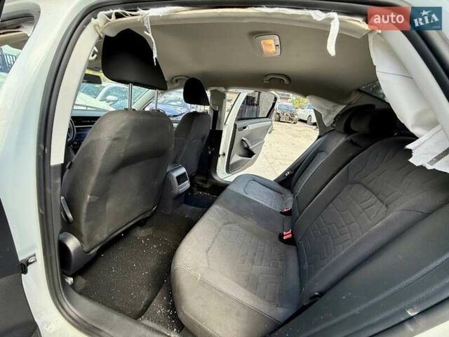 Белый Фольксваген Пассат, объемом двигателя 2 л и пробегом 123 тыс. км за 7600 $, фото 28 на Automoto.ua