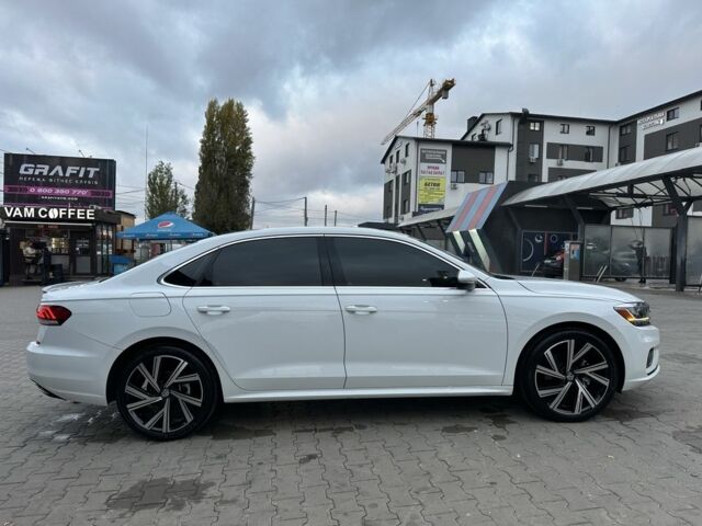 Фольксваген Пассат 2020 в Киеве на Automoto.ua Белый Фольксваген Пассат, объемом двигателя 2 л и пробегом 65 тыс. км за 21500 $, фото 5 на Automoto.ua