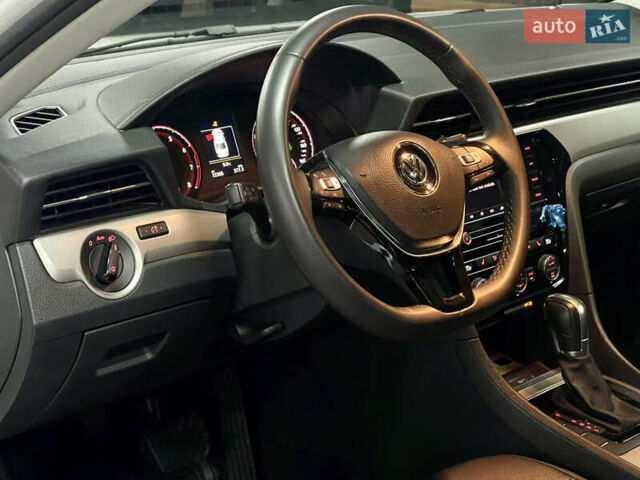 Білий Фольксваген Пассат, об'ємом двигуна 1.98 л та пробігом 72 тис. км за 21000 $, фото 19 на Automoto.ua