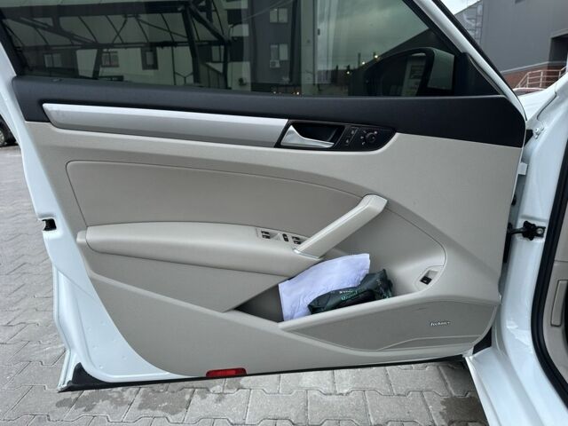 Фольксваген Пассат 2020 в Киеве на Automoto.ua Белый Фольксваген Пассат, объемом двигателя 2 л и пробегом 65 тыс. км за 21500 $, фото 11 на Automoto.ua