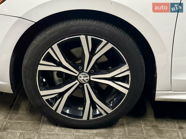 Білий Фольксваген Пассат, об'ємом двигуна 1.98 л та пробігом 72 тис. км за 21000 $, фото 10 на Automoto.ua