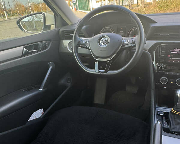 Білий Фольксваген Пассат, об'ємом двигуна 1.98 л та пробігом 62 тис. км за 19100 $, фото 19 на Automoto.ua