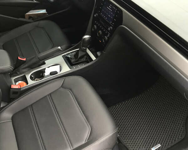 Белый Фольксваген Пассат, объемом двигателя 2 л и пробегом 102 тыс. км за 20000 $, фото 12 на Automoto.ua