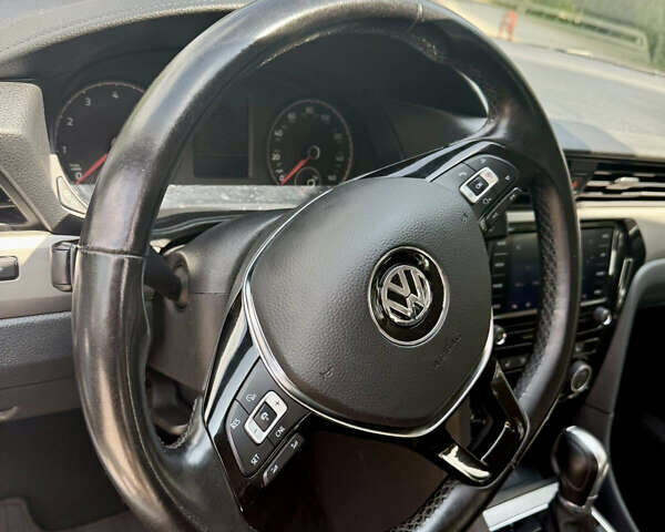 Білий Фольксваген Пассат, об'ємом двигуна 2 л та пробігом 152 тис. км за 18300 $, фото 9 на Automoto.ua