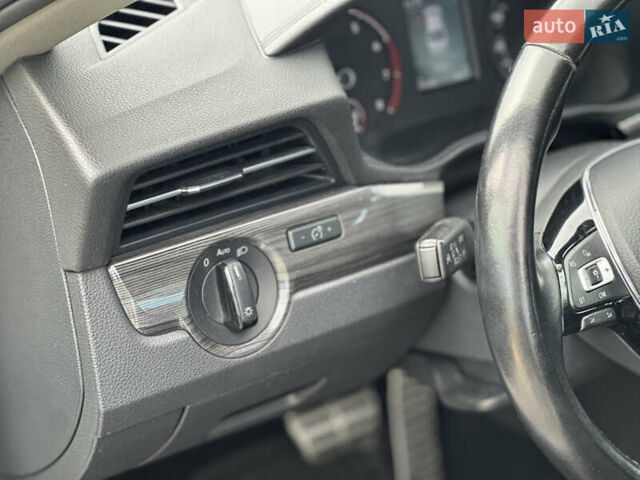 Білий Фольксваген Пассат, об'ємом двигуна 1.98 л та пробігом 70 тис. км за 19500 $, фото 19 на Automoto.ua