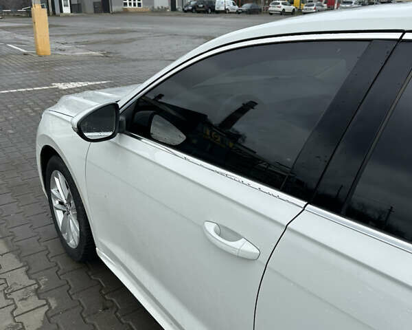 Белый Фольксваген Пассат, объемом двигателя 2 л и пробегом 108 тыс. км за 17999 $, фото 9 на Automoto.ua