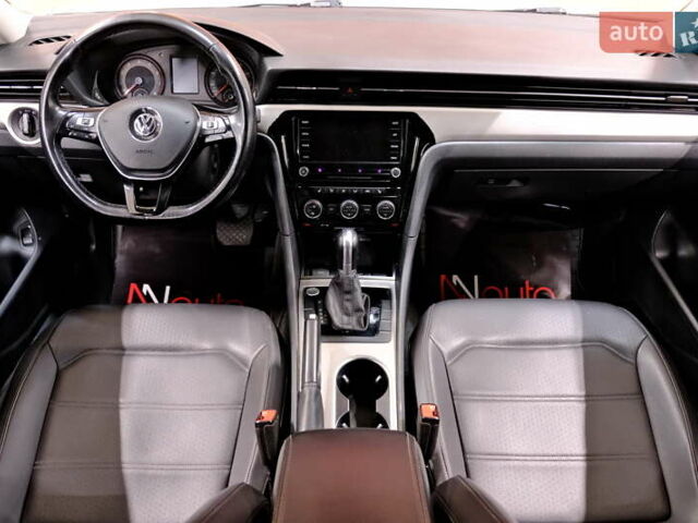 Білий Фольксваген Пассат, об'ємом двигуна 2 л та пробігом 165 тис. км за 16900 $, фото 43 на Automoto.ua