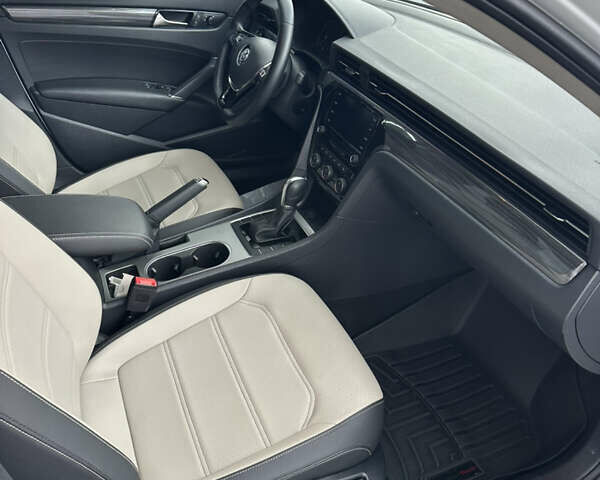 Белый Фольксваген Пассат, объемом двигателя 2 л и пробегом 51 тыс. км за 23750 $, фото 14 на Automoto.ua