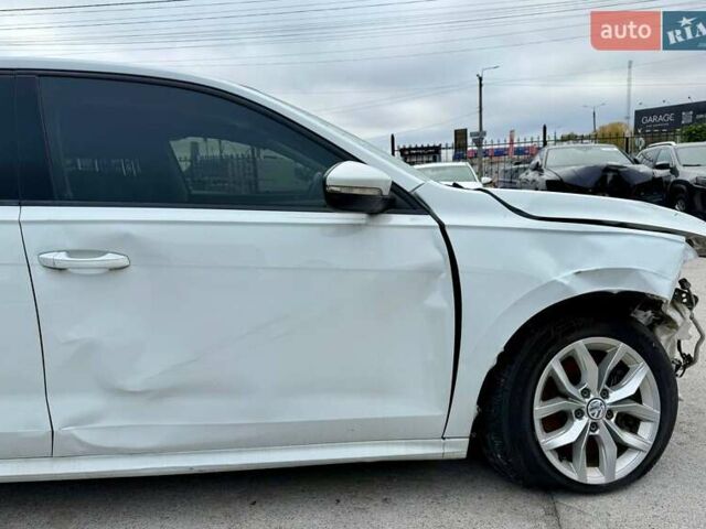 Белый Фольксваген Пассат, объемом двигателя 2 л и пробегом 123 тыс. км за 7600 $, фото 14 на Automoto.ua