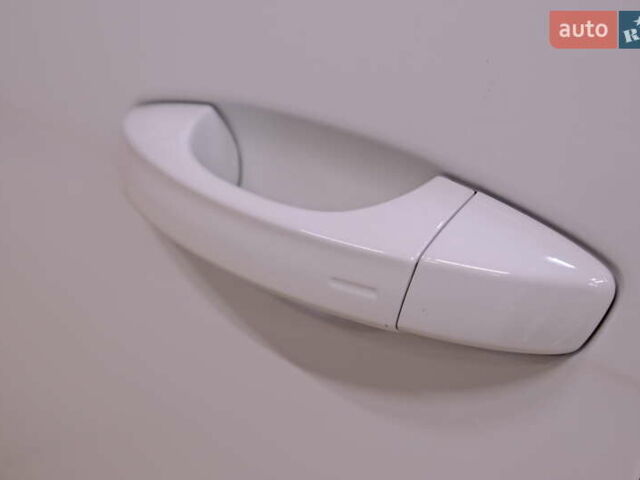 Білий Фольксваген Пассат, об'ємом двигуна 2 л та пробігом 165 тис. км за 16900 $, фото 47 на Automoto.ua