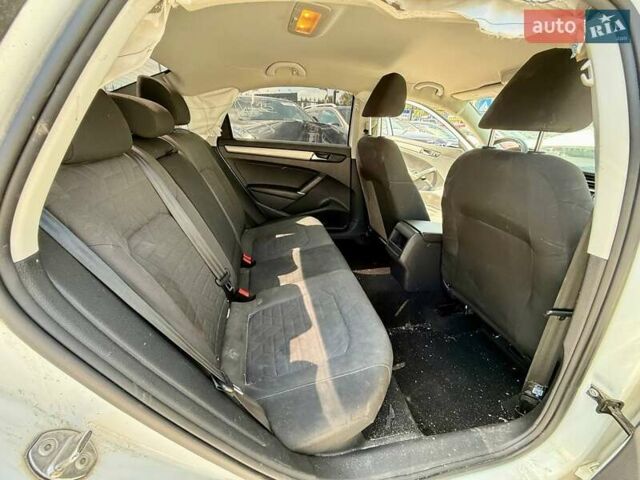 Белый Фольксваген Пассат, объемом двигателя 2 л и пробегом 123 тыс. км за 7600 $, фото 27 на Automoto.ua