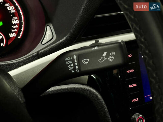 Білий Фольксваген Пассат, об'ємом двигуна 1.98 л та пробігом 72 тис. км за 21000 $, фото 23 на Automoto.ua