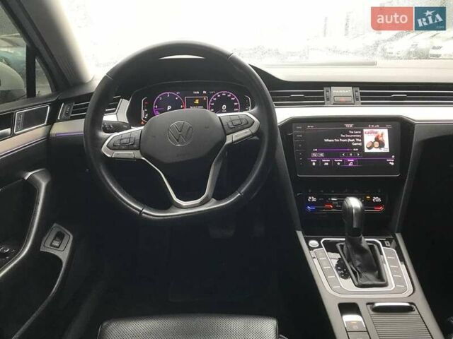 Белый Фольксваген Пассат, объемом двигателя 2 л и пробегом 55 тыс. км за 30990 $, фото 8 на Automoto.ua