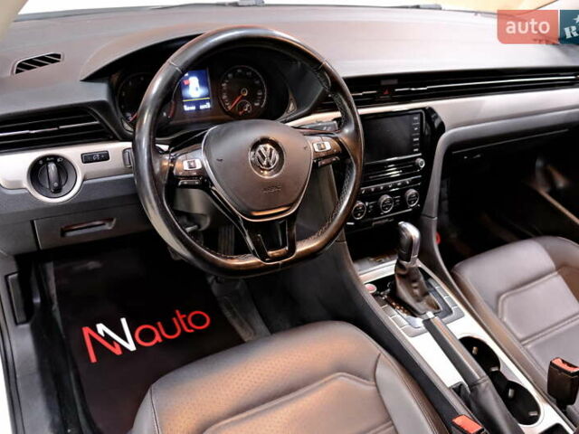 Білий Фольксваген Пассат, об'ємом двигуна 2 л та пробігом 165 тис. км за 16900 $, фото 29 на Automoto.ua