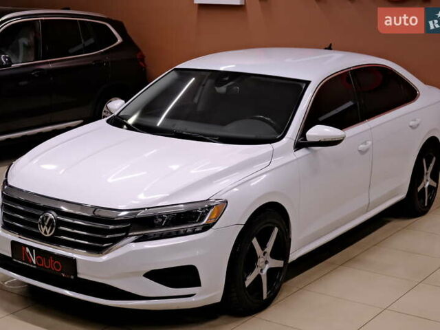 Білий Фольксваген Пассат, об'ємом двигуна 2 л та пробігом 165 тис. км за 16900 $, фото 2 на Automoto.ua