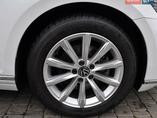 Белый Фольксваген Пассат, объемом двигателя 1.97 л и пробегом 78 тыс. км за 27000 $, фото 13 на Automoto.ua