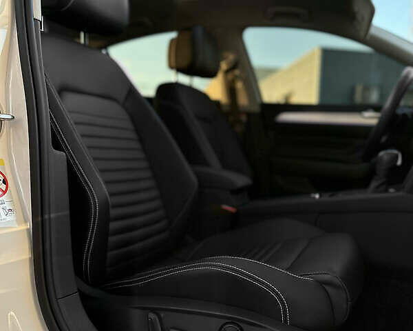 Белый Фольксваген Пассат, объемом двигателя 2 л и пробегом 54 тыс. км за 32000 $, фото 11 на Automoto.ua