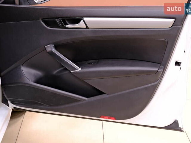 Білий Фольксваген Пассат, об'ємом двигуна 2 л та пробігом 165 тис. км за 16900 $, фото 39 на Automoto.ua