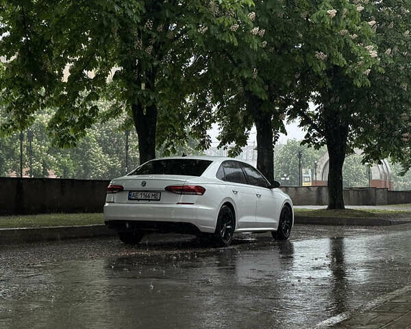 Белый Фольксваген Пассат, объемом двигателя 1.98 л и пробегом 164 тыс. км за 18000 $, фото 3 на Automoto.ua
