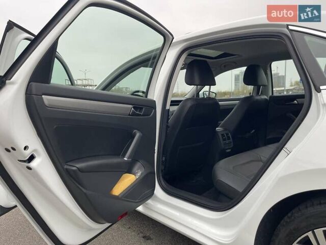 Белый Фольксваген Пассат, объемом двигателя 1.98 л и пробегом 82 тыс. км за 21000 $, фото 10 на Automoto.ua