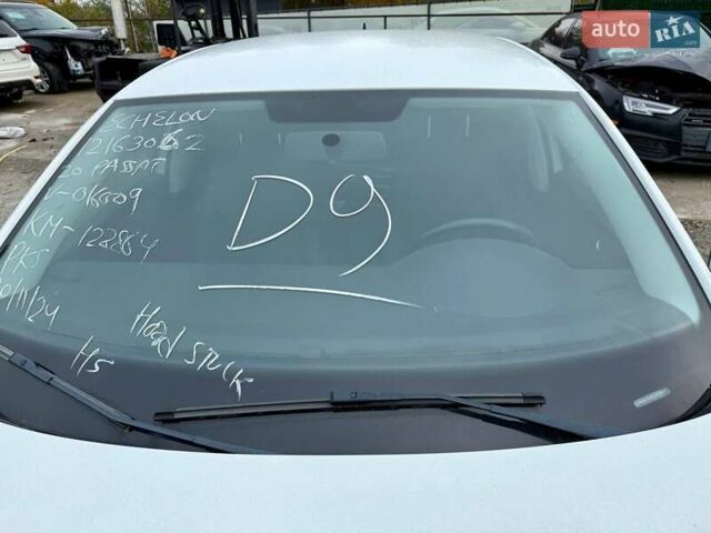 Белый Фольксваген Пассат, объемом двигателя 2 л и пробегом 123 тыс. км за 7600 $, фото 4 на Automoto.ua