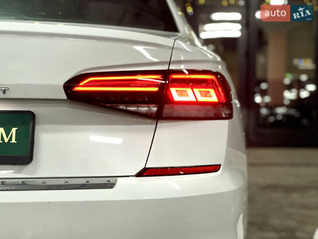 Білий Фольксваген Пассат, об'ємом двигуна 1.98 л та пробігом 72 тис. км за 21000 $, фото 16 на Automoto.ua
