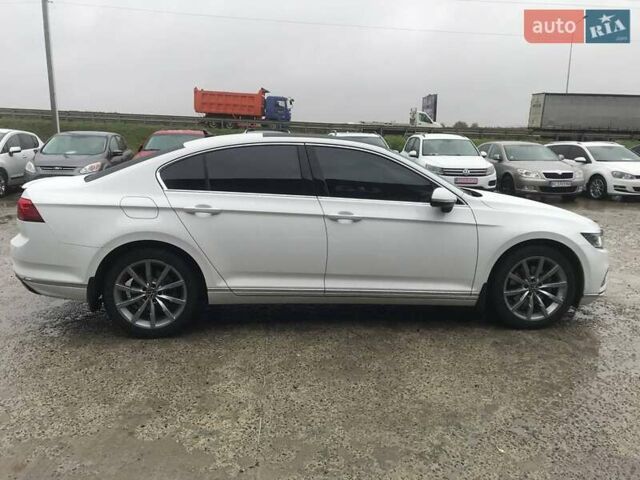 Белый Фольксваген Пассат, объемом двигателя 2 л и пробегом 55 тыс. км за 30990 $, фото 17 на Automoto.ua