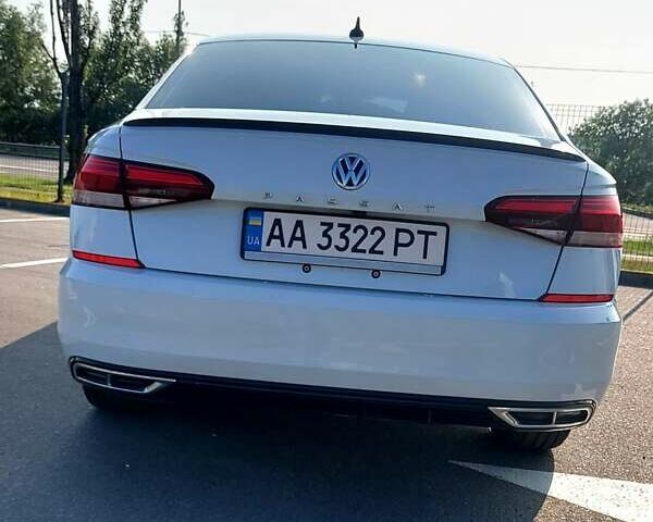 Белый Фольксваген Пассат, объемом двигателя 2 л и пробегом 76 тыс. км за 21900 $, фото 3 на Automoto.ua